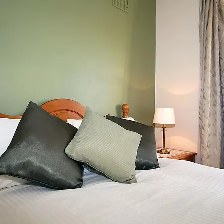 Willow 3* Westport